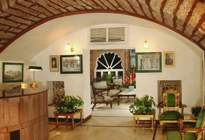 ガーデンビュースタンダードルーム, Welcomheritage Bal Samand Lake Palace