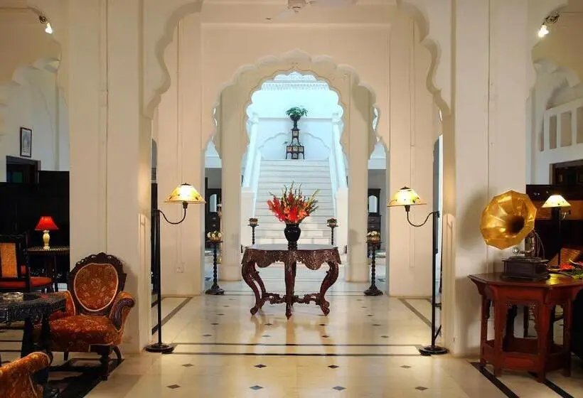 ロイヤルスイート, Welcomheritage Bal Samand Lake Palace