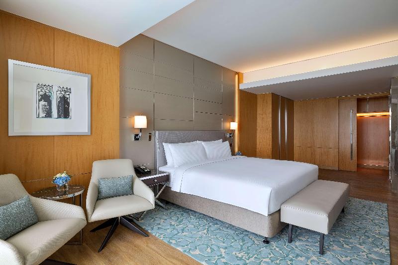 带海景的行政套房, Hilton Dubai Palm Jumeirah