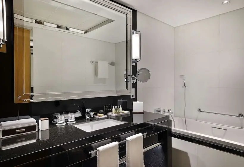 اتاق استاندارد با تخت دوبل, Hilton Dubai Palm Jumeirah