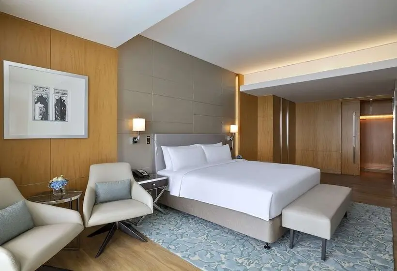 سوئیت اجرایی با چشمانداز دریا, Hilton Dubai Palm Jumeirah