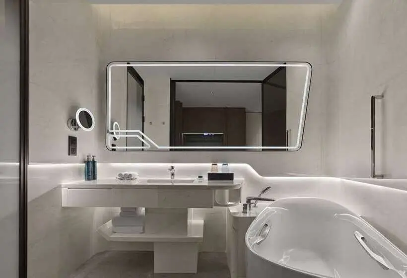 اتاق اجرایی با تخت بزرگ, Hilton Dubai Palm Jumeirah