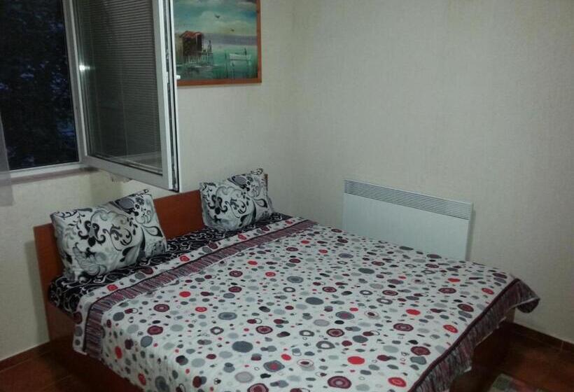 استودیوی استاندارد, Apartments Dan Dar