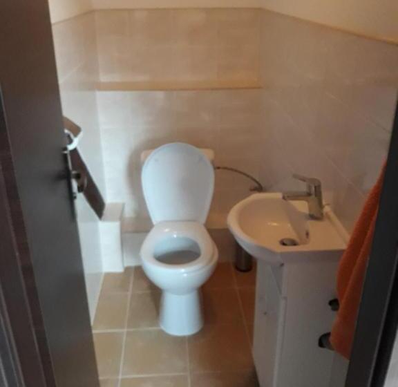 חדר דלוקס, Eden House