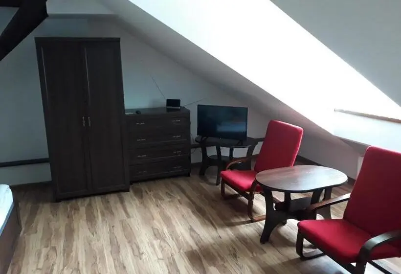 デラックスルーム, Eden House