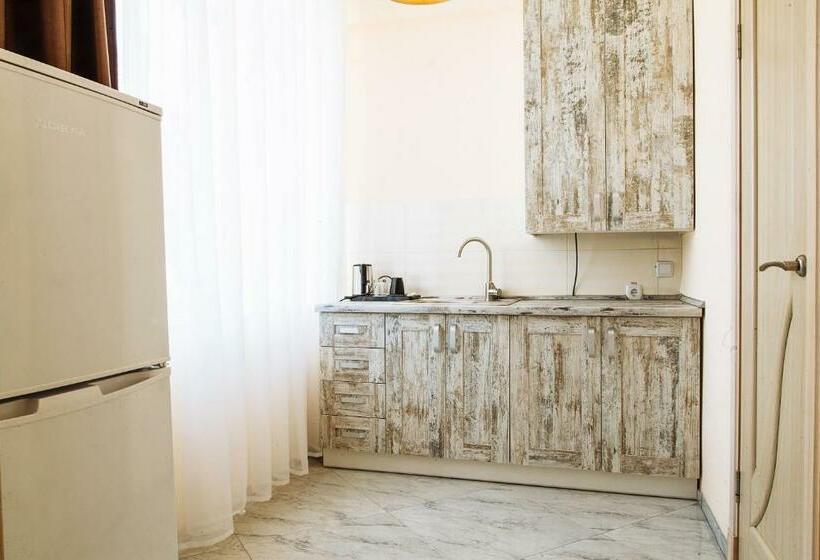 Люкс Вид на Бассейн, отельно ресторанный комплекс златогор