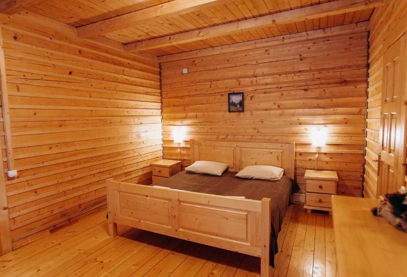 Люкс, медовий двір