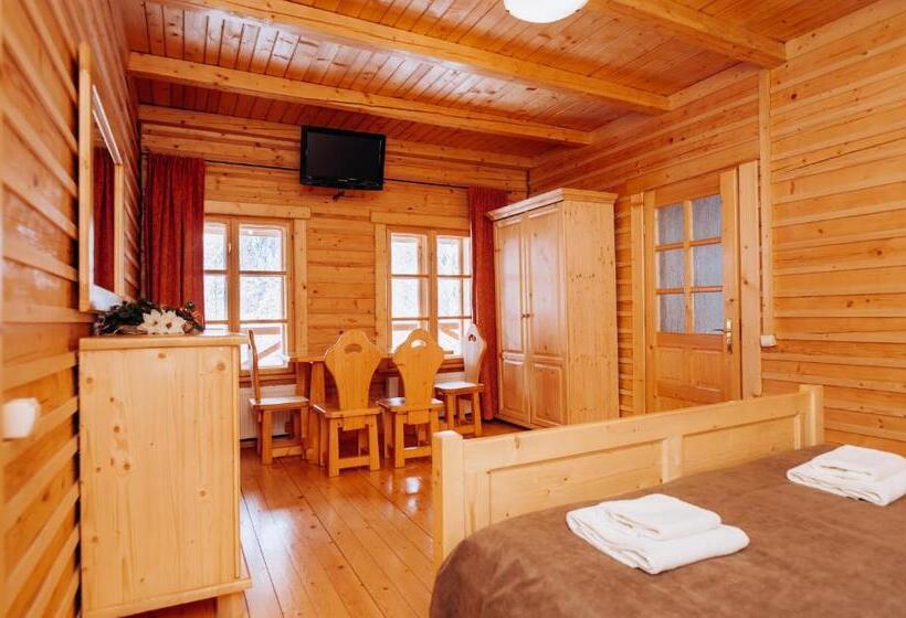 Suite, медовий двір