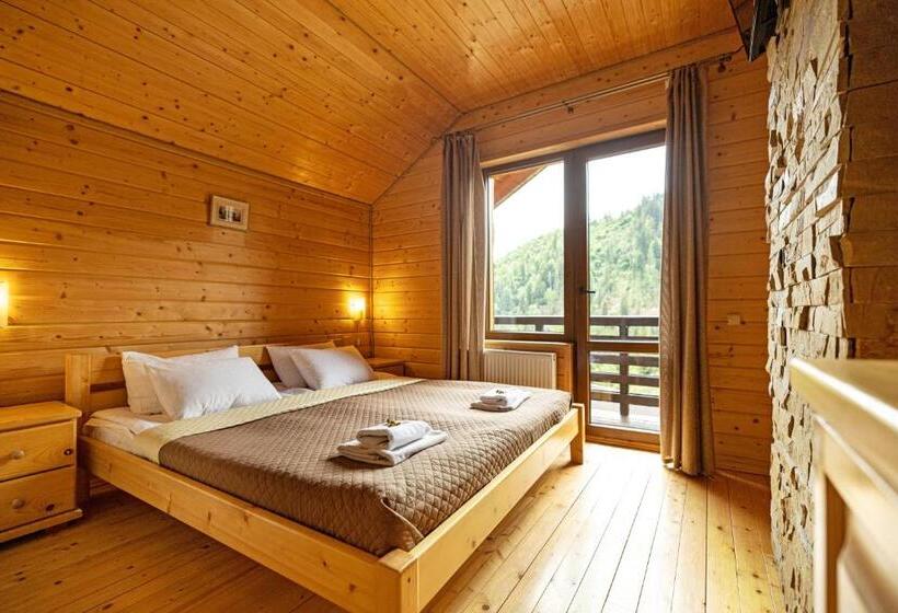 Apartament 3 Dormitoris, медовий двір