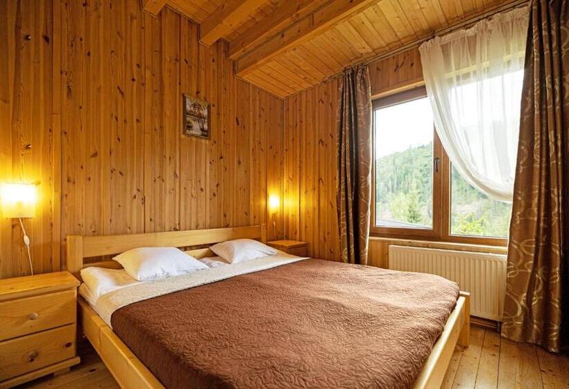 Apartament 3 Dormitoris, медовий двір