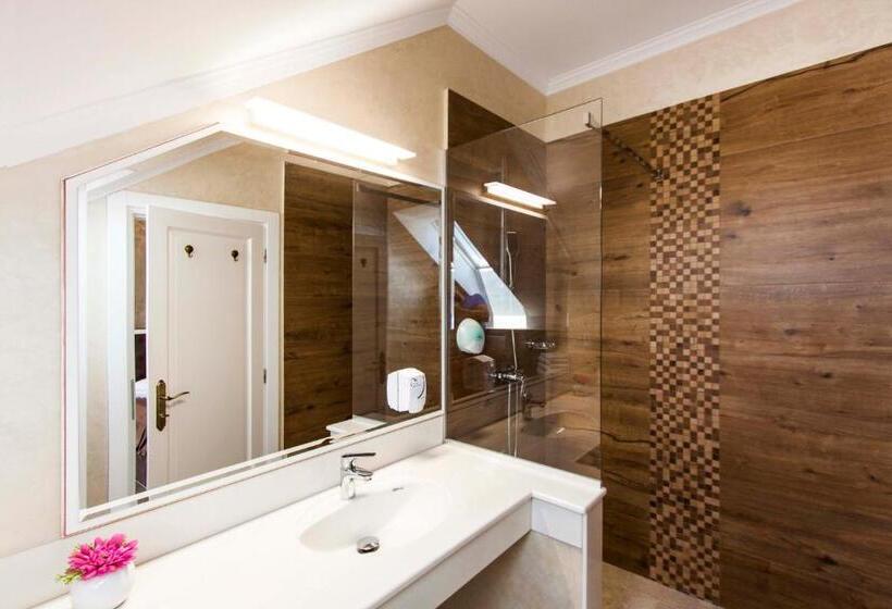 חדר סטנדרט, Camelot Resort