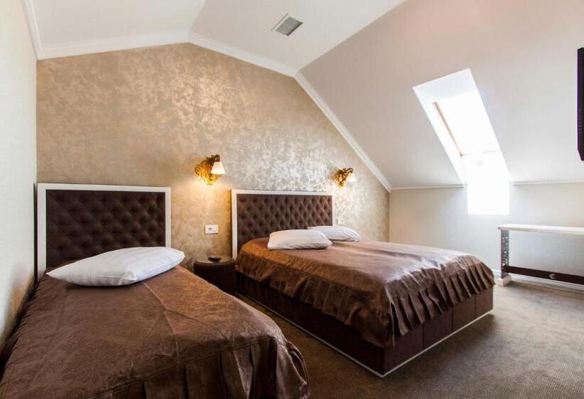 Трехместный Номер Комфорт, Camelot Resort