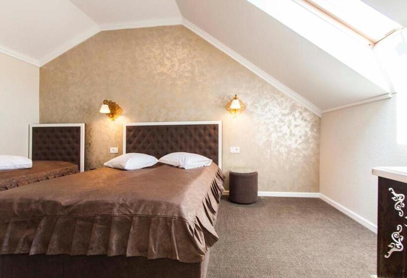Трехместный Номер Комфорт, Camelot Resort