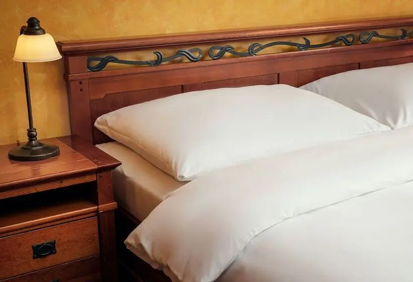 Chambre Standard, Golf & Spa Kunětická Hora