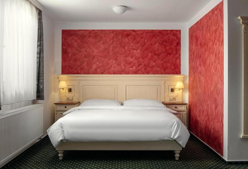 套房, Golf & Spa Kunětická Hora