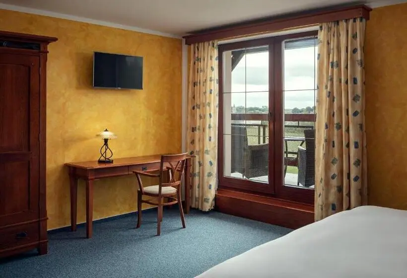 Chambre Standard avec Balcon, Golf & Spa Kunětická Hora