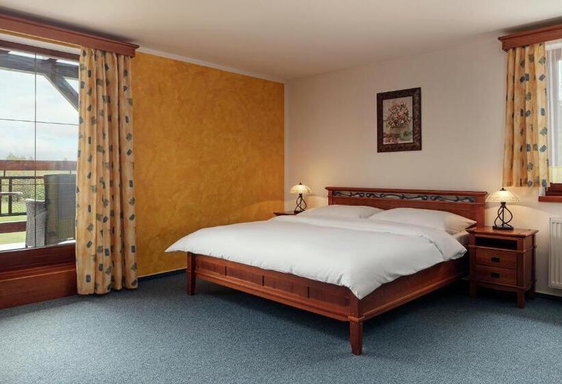 חדר סטנדרט עם מרפסת, Golf & Spa Kunětická Hora