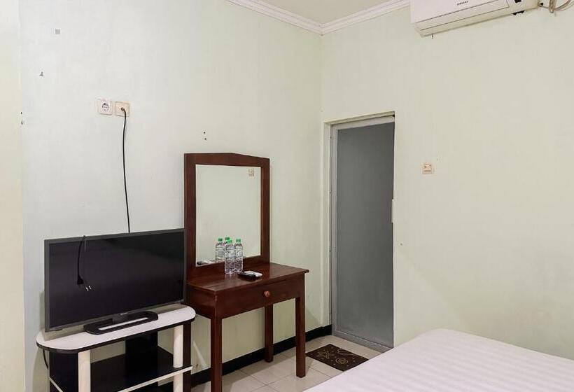 חדר סטנדרט, Global Inn Syariah Mitra Reddoorz Near Juanda T1 Airport