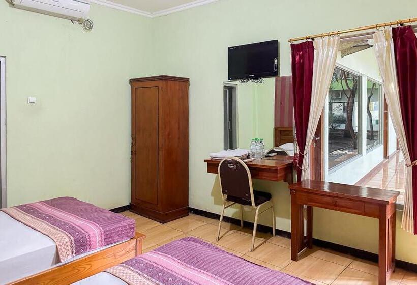 חדר סטנדרט, Global Inn Syariah Mitra Reddoorz Near Juanda T1 Airport