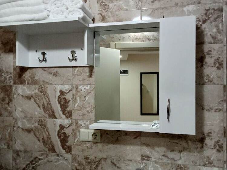 غرفة قياسية, Kurt Otel