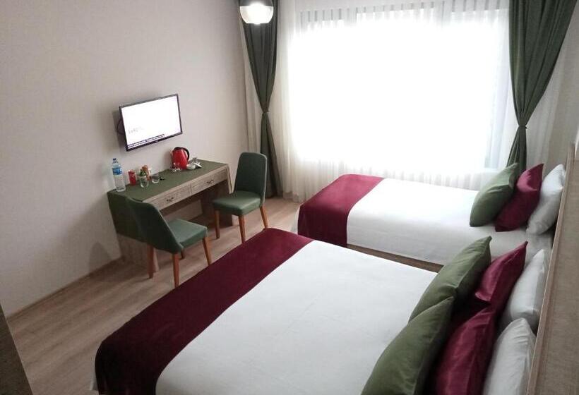 غرفة قياسية ثلاثية, Kurt Otel