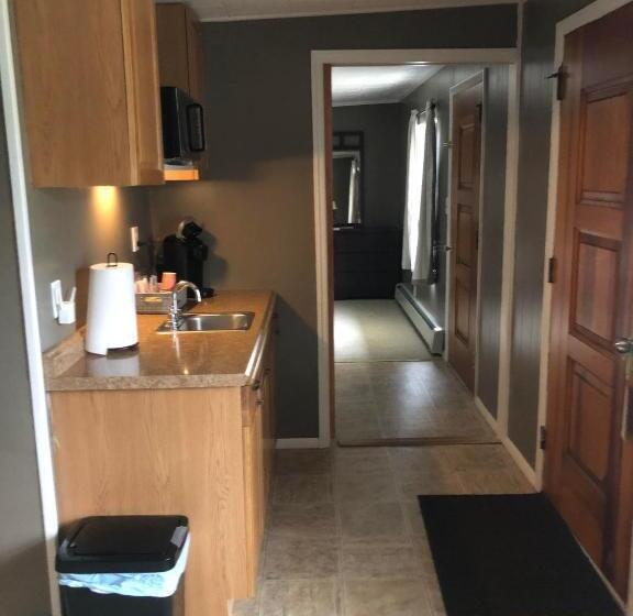 סוויטה, Oakes Oramel Inn