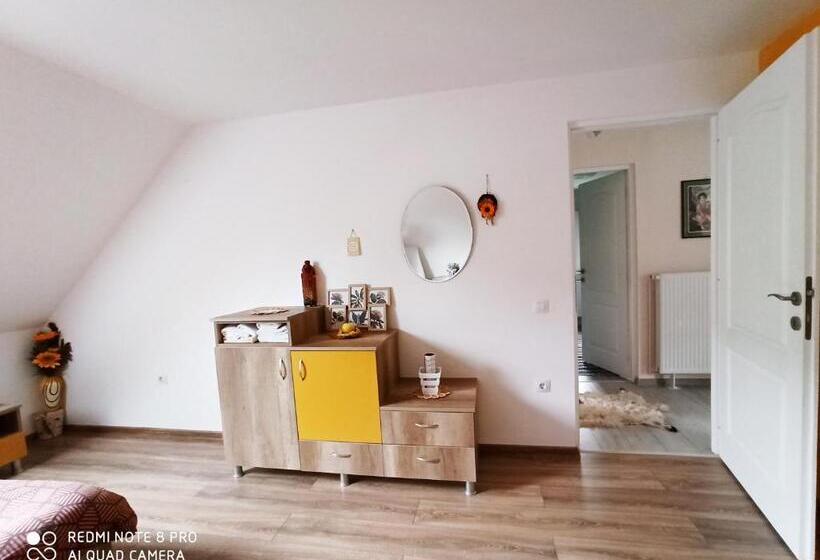 Трехместный Номер Стандарт Совместная Ванная, Casa Lucia