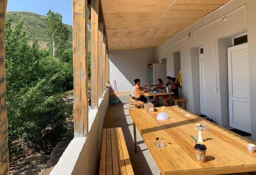 חדר סטנדרט לארבעה, Gomkers Guest House