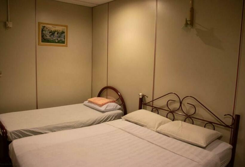 חדר אקונומי לשלושה, Sealion Pulau Ketam Inn