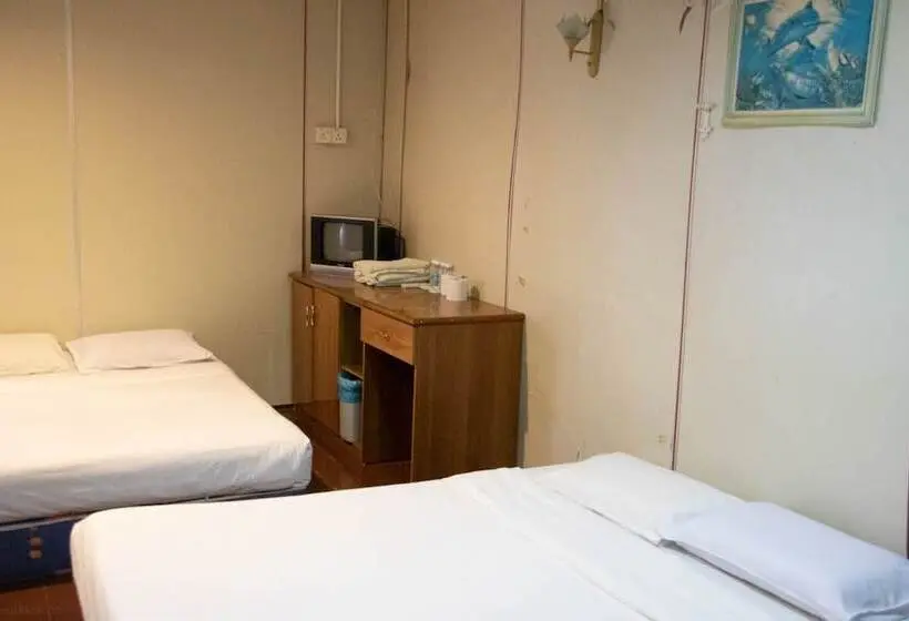 エコノミー４人部屋, Sealion Pulau Ketam Inn