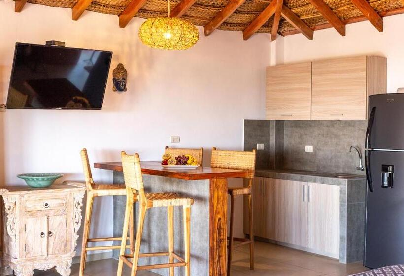 جناح ديلوكس مطل على البحر, Alas Y Arena