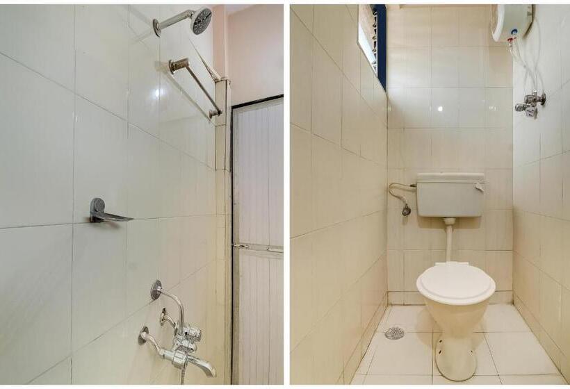 חדר קלאסי לשלושה, Spot On Sristi Palace