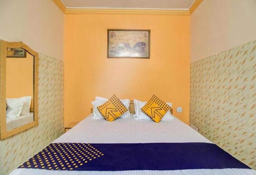 חדר קלאסי לשלושה, Spot On Sristi Palace