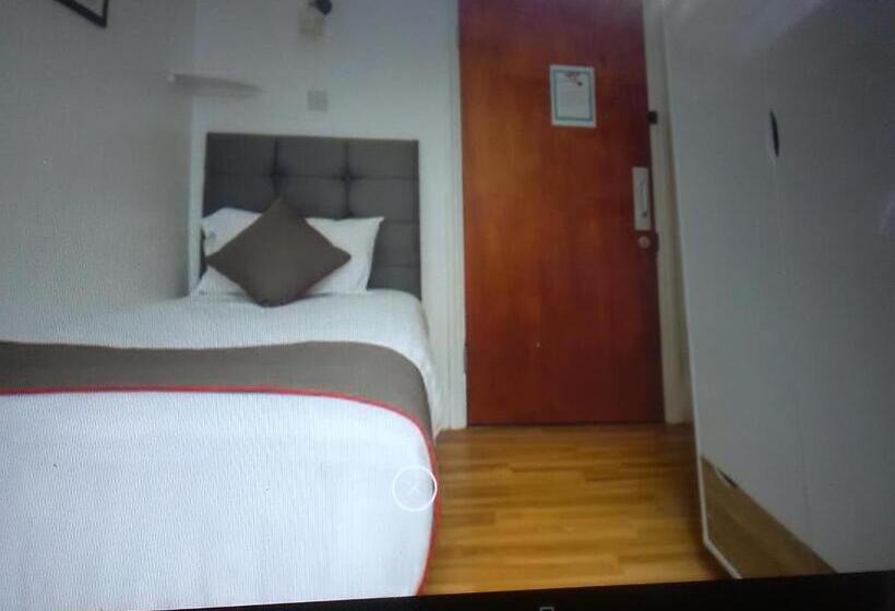 Номер Стандарт Индивидуальный Совместная Ванная, Newcastle West Hotel & Bar