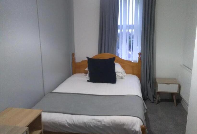 バス共有のスタンダードルーム, Newcastle West Hotel & Bar