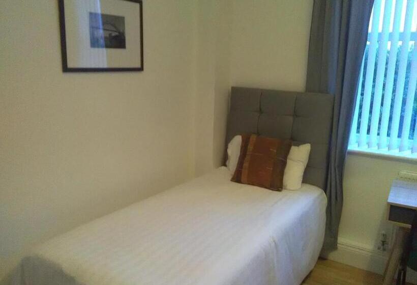 バス共有のスタンダードルーム, Newcastle West Hotel & Bar