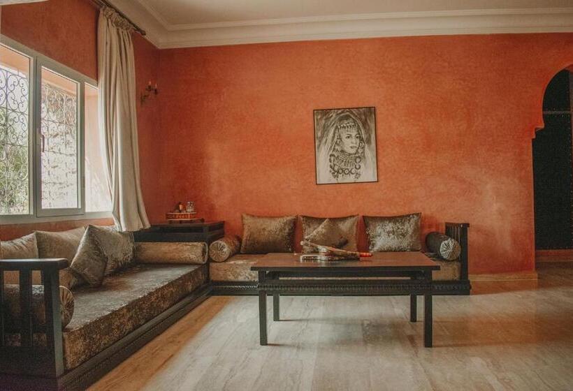 סוויטת ג'וניור דלוקס, Diar Illi