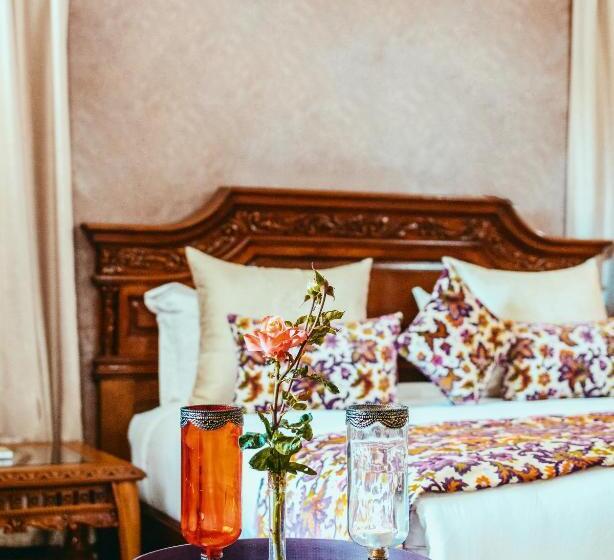 חדר דלוקס, Diar Illi