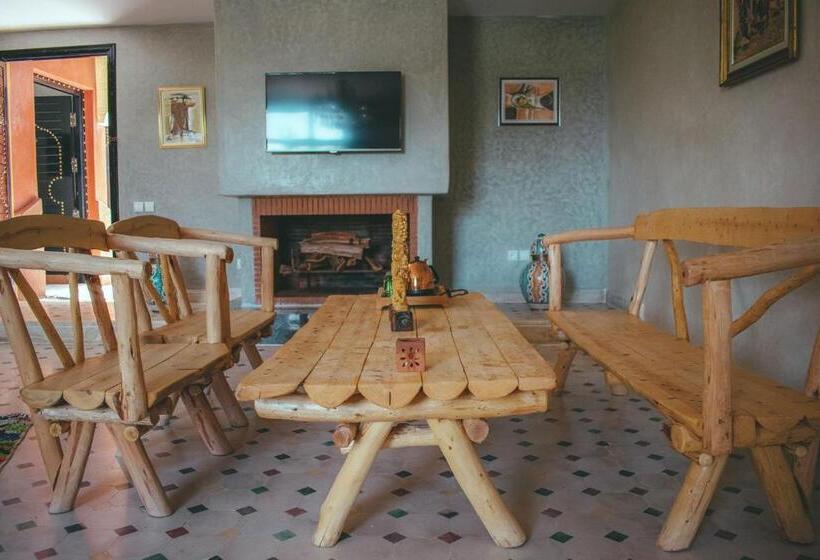 סוויטה משפחתית, Diar Illi