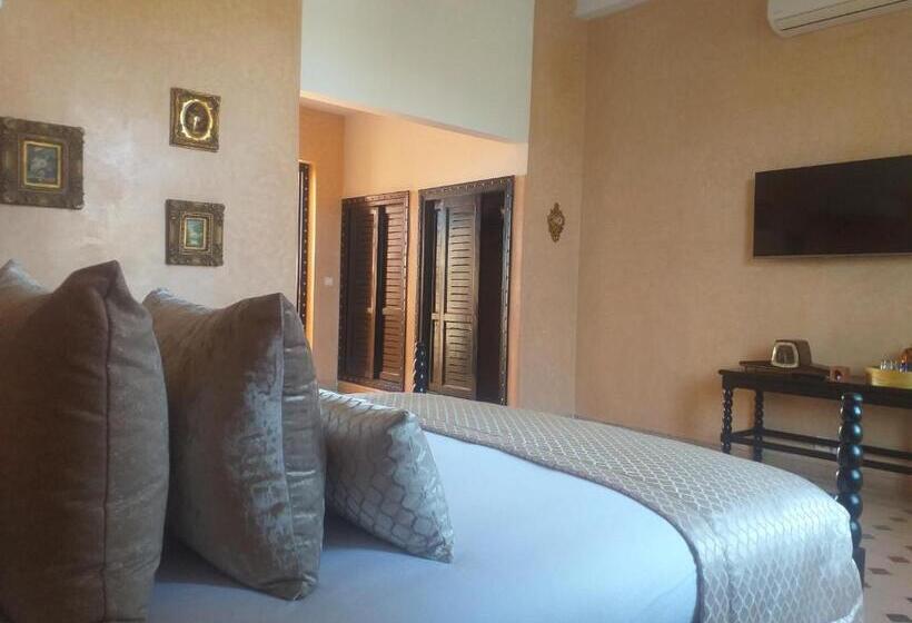 חדר סופריור, Diar Illi