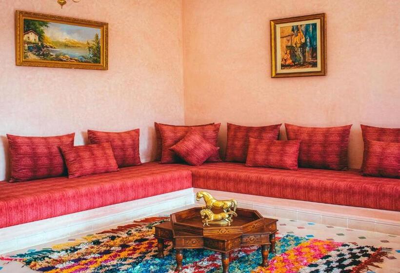 חדר דלוקס, Diar Illi