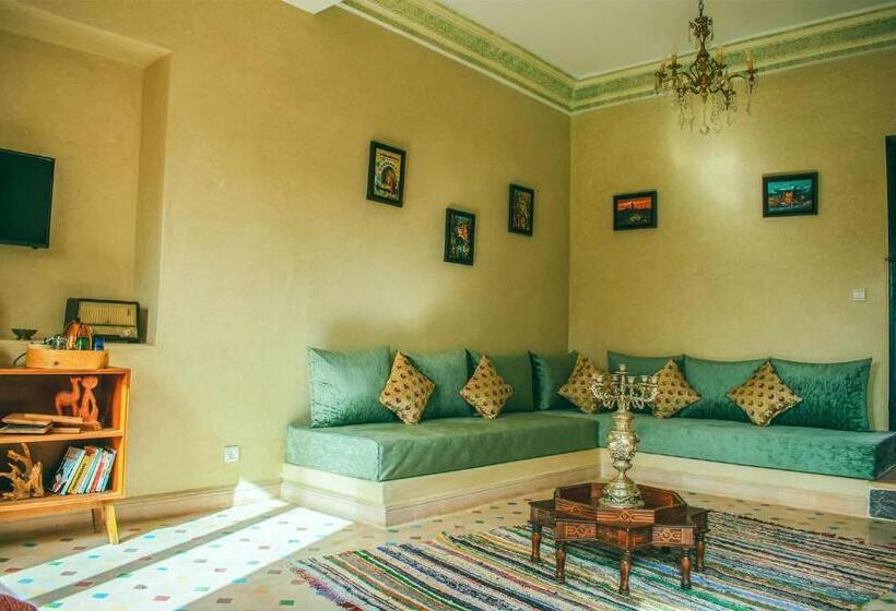 חדר דלוקס, Diar Illi