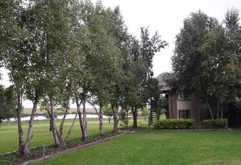 غرفة كومفورت, Francolin Creek