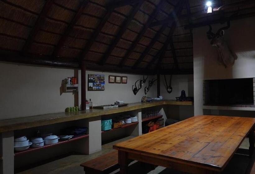 غرفة كومفورت, Francolin Creek