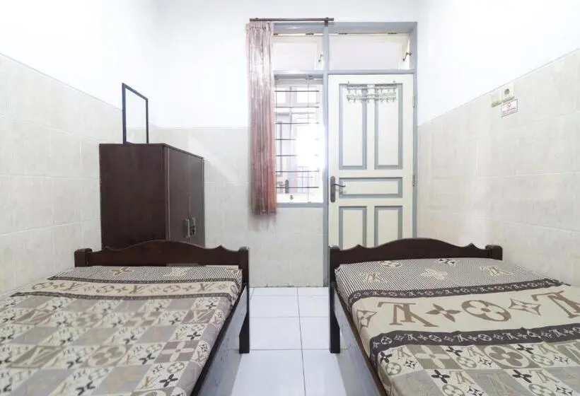Economy Zimmer, Omah Ampel Syariah