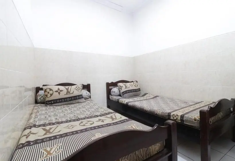 Economy Zimmer, Omah Ampel Syariah