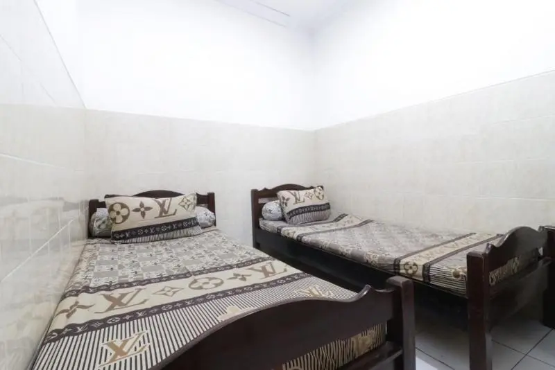 Economy Zimmer, Omah Ampel Syariah