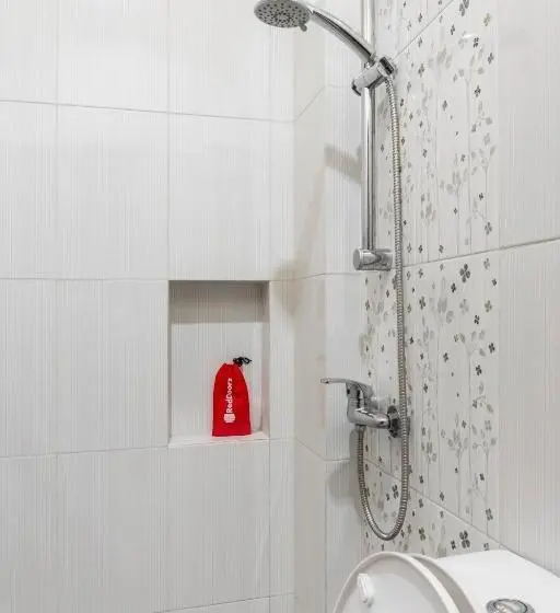 デラックスルーム, Reddoorz Plus Near Millenium Ict Centre Medan 2