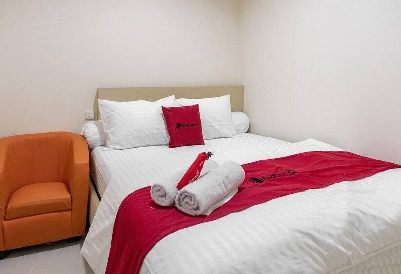 Номер Стандарт, Reddoorz Plus Near Millenium Ict Centre Medan 2