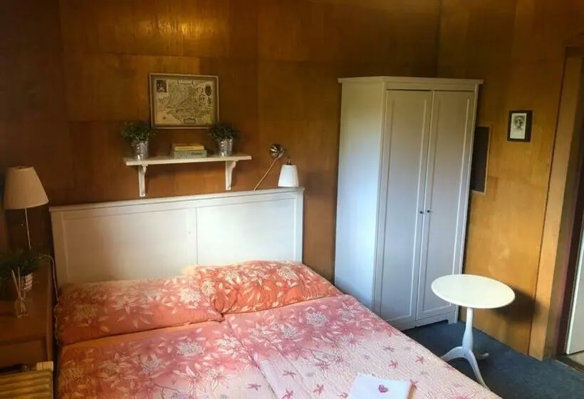 バスルーム共同エコノミー4人部屋, Turistická Chata Pláně